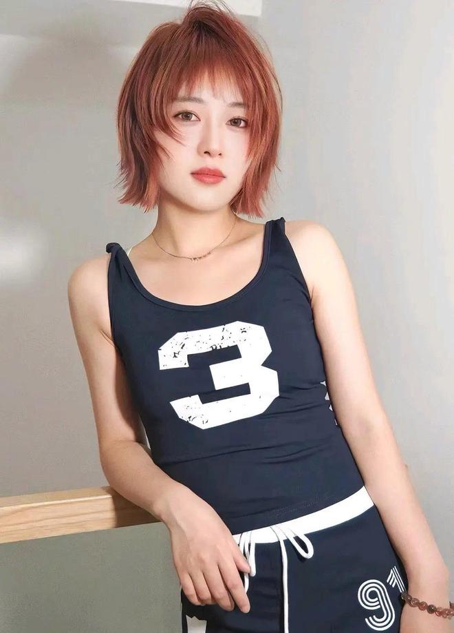 九游会j9官网拒绝千篇一律！短发的 N 